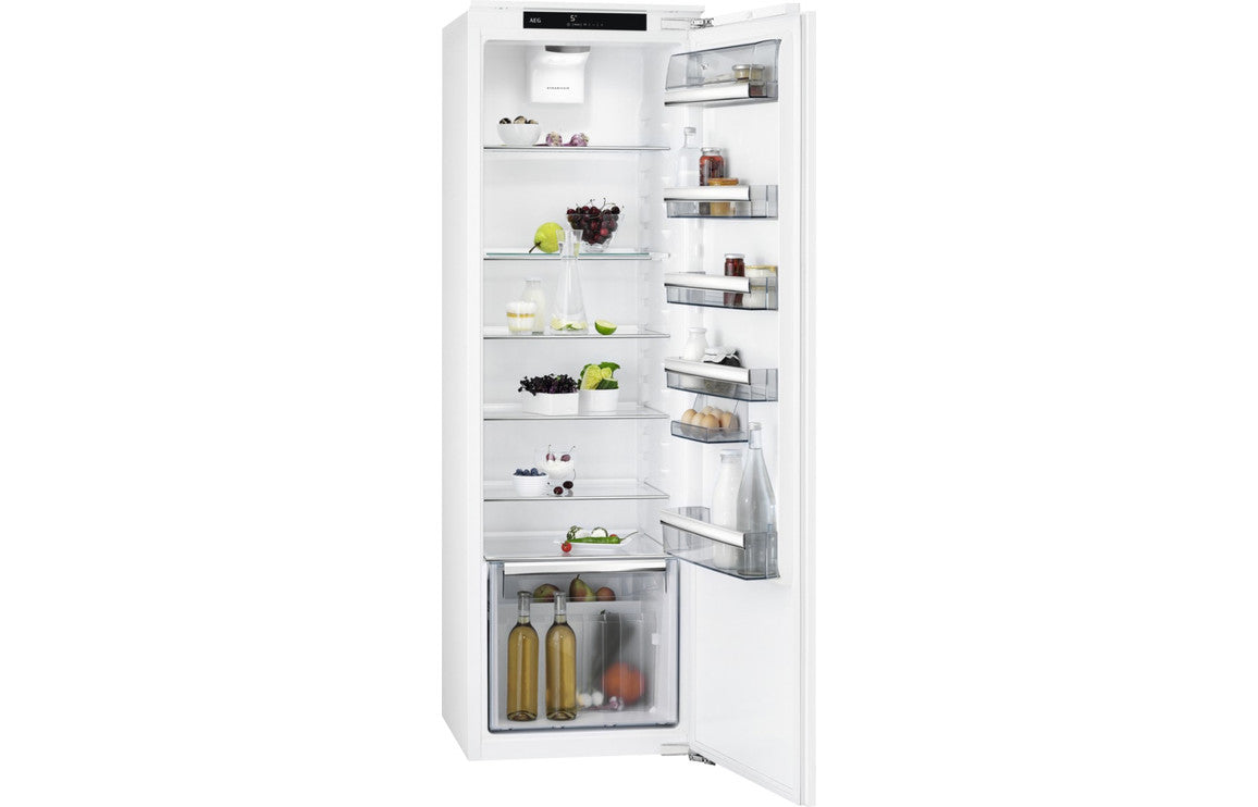 AEG SKE818E1DC B/I Tall Larder Fridge